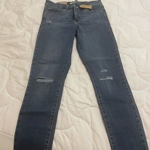 Levi’s 311 skinny shaping jeans